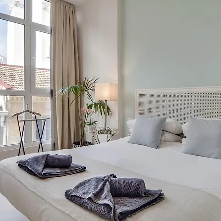 Apartamentos Uncibay Premium Malaga Room photo